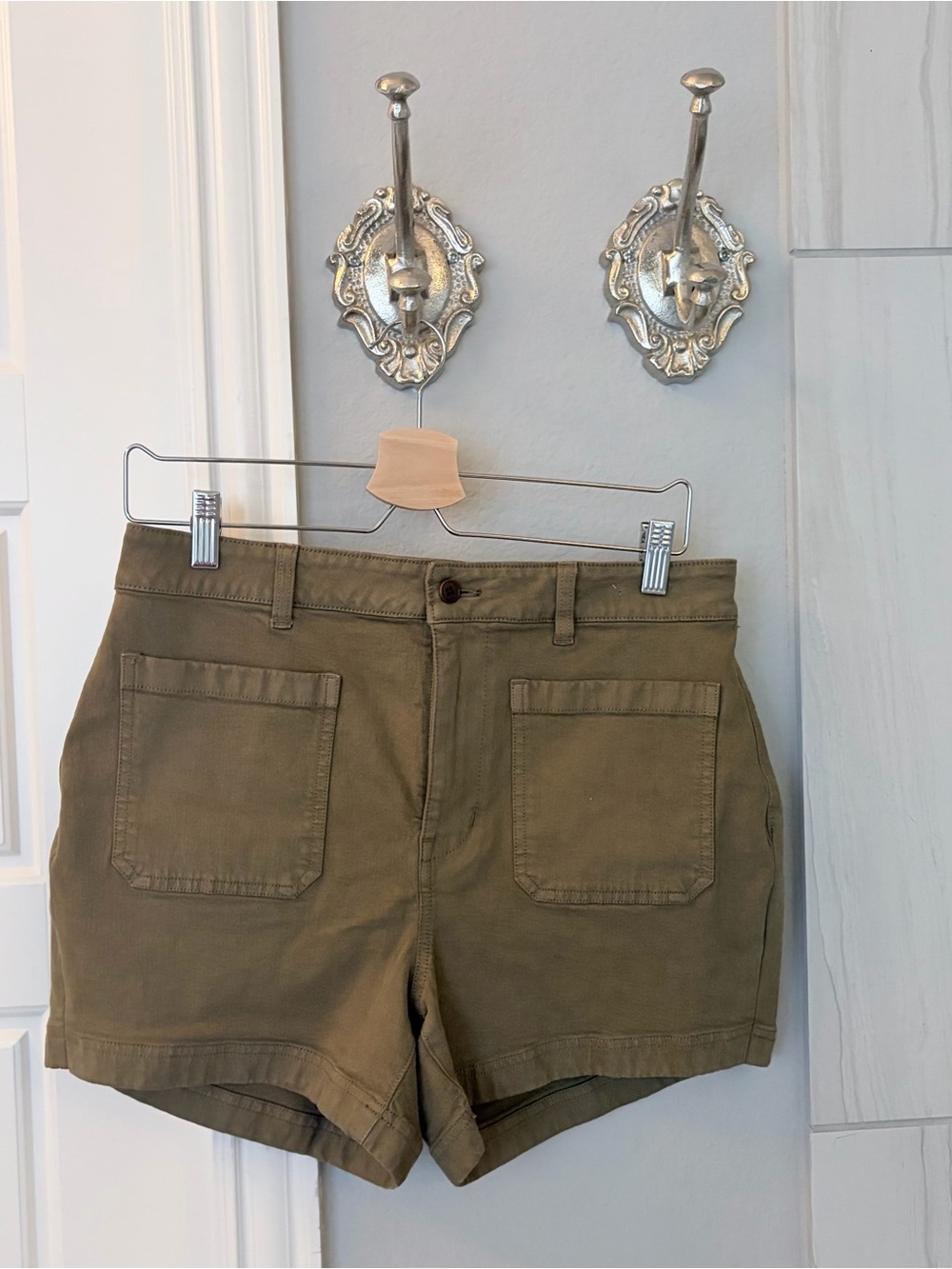 Madewell Women’s Olive Utility High-Rise Shorts - Size 29 - Picture 2 of 3